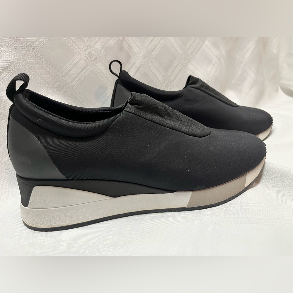 9.5 Alfani Walking Shoe - Picture 2 of 9